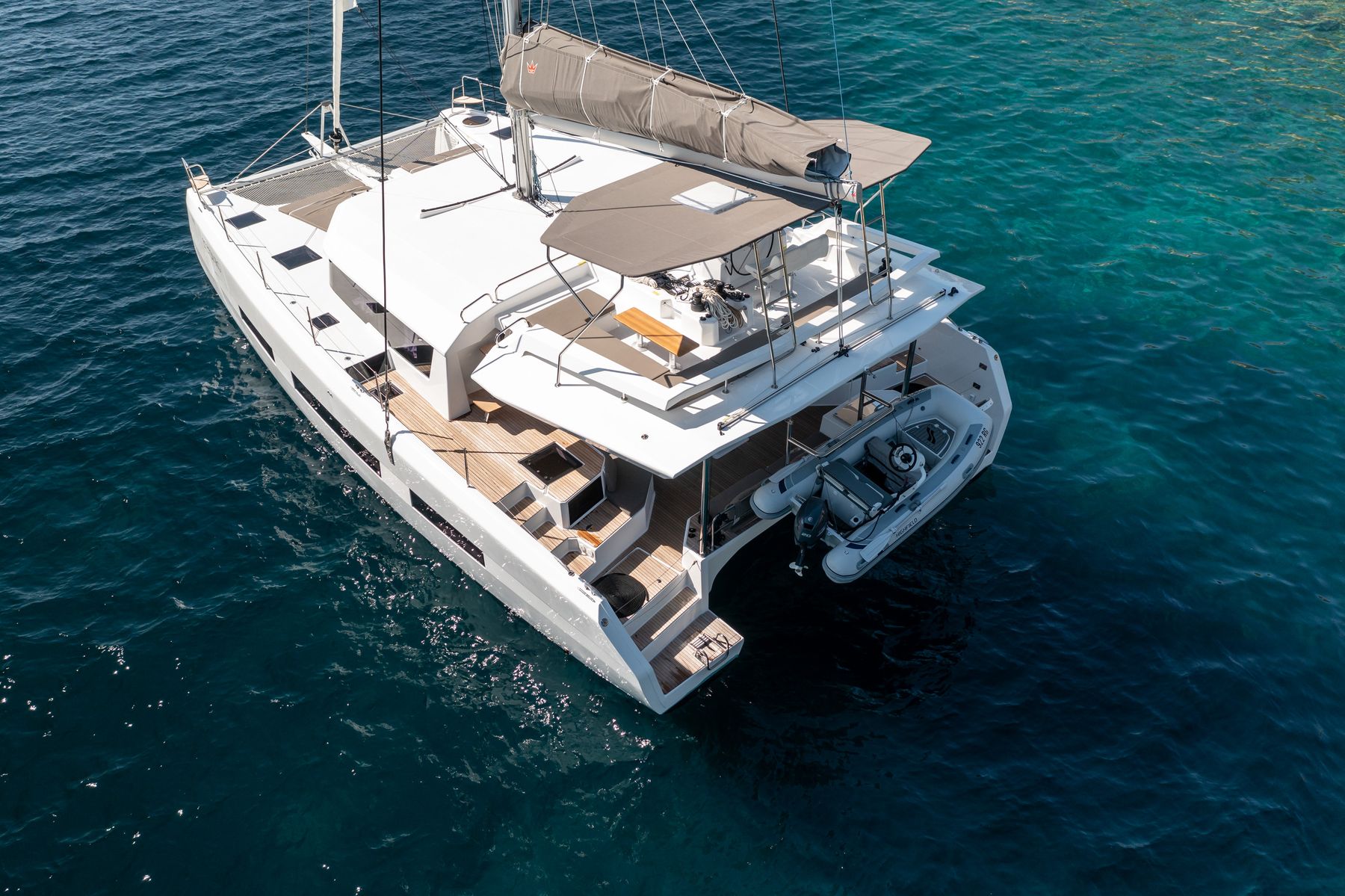 Barchetta VII, Dufour 48, from astern